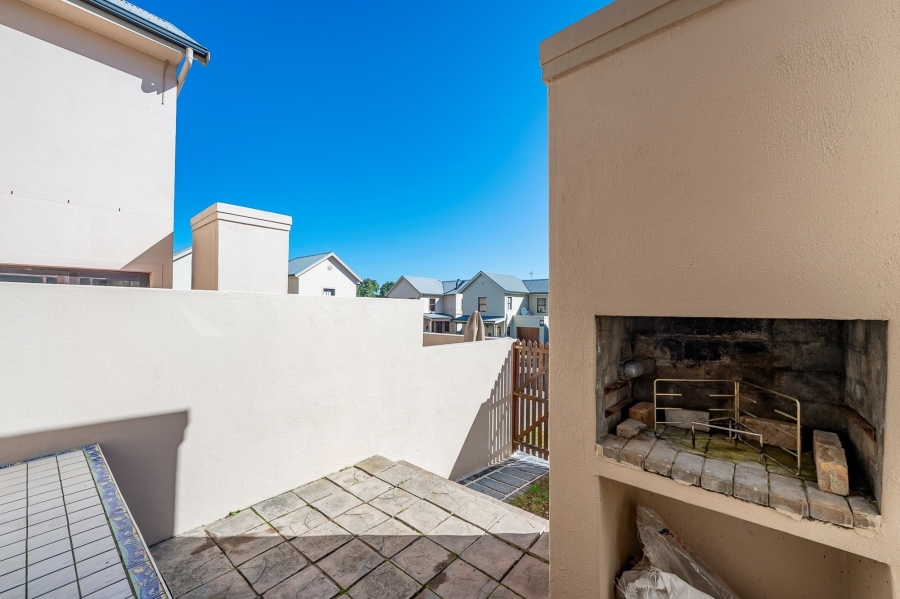 3 Bedroom Property for Sale in Graanendal Western Cape